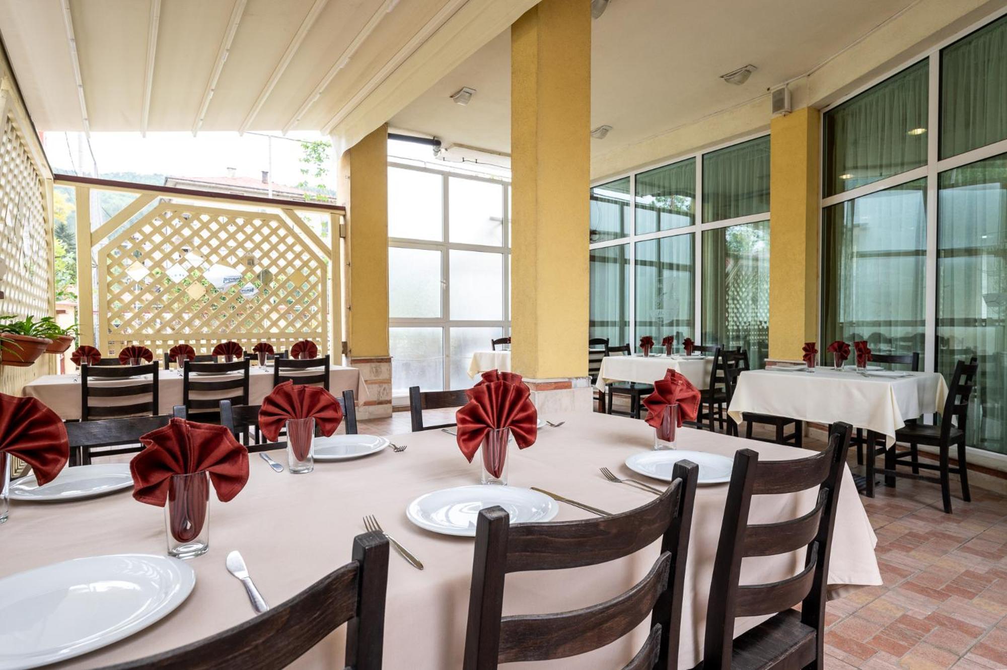 Spa Hotel Holiday Velingrad Exterior photo